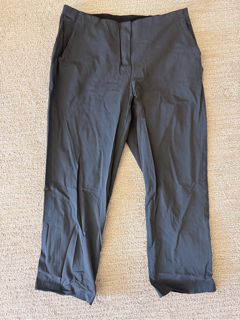 lululemon athletica Women's Cropped Ankle Pants in Black